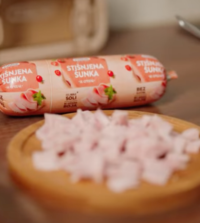 Chef’s Omelete sa Yuhor stišnjenom šunkom i paradajzom